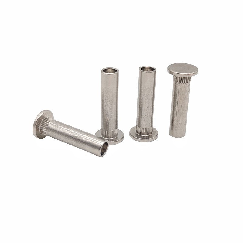 Các nhà sản xuất cung cấp thép non-riveted rivet, rivet bán rỗng và các thông số kỹ thuật khác nhau để hỗ trợ tùy chỉnh
