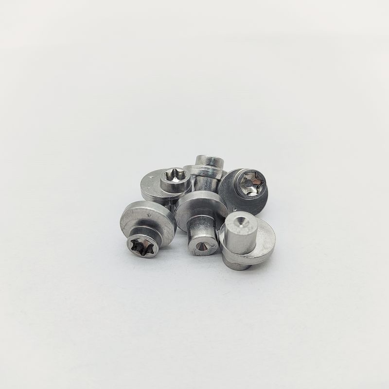 Chốt khóa lệch tâm 316 Thép không gỉ Torx Vít lệch tâm ±0.3-1.0mm Offset Đánh bóng điện